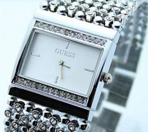 Brand New GUESS Ladies Bracelet Fashion Watch ** In-Stock **