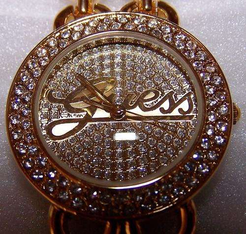 Brand New GUESS Ladies Bracelet Fashion Watch ** In-Stock **