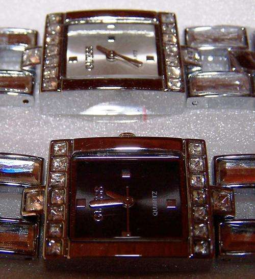 Brand New GUESS Ladies Bracelet Fashion Watch ** In-Stock **