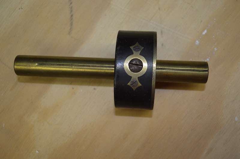 MAHOGONY AND BRASS MARKING GUAGE