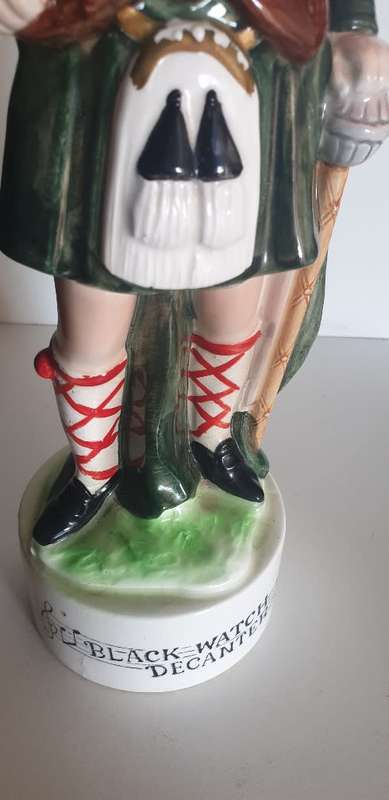 BLACK WATCH MUSICAL DECANTER