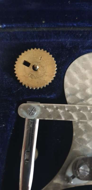 E.O. Richter & Co.  Mechanical tool for drawing dotted lines - in cassette