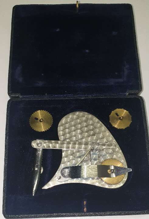 E.O. Richter & Co.  Mechanical tool for drawing dotted lines - in cassette