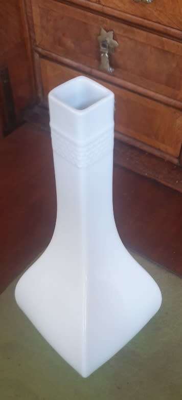 Vintage Kaiser Table Vase