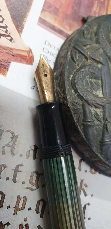 VINTAGE GERMAN PELIKAN 400 FOUTAIN PEN. 14CT GOLD NIB