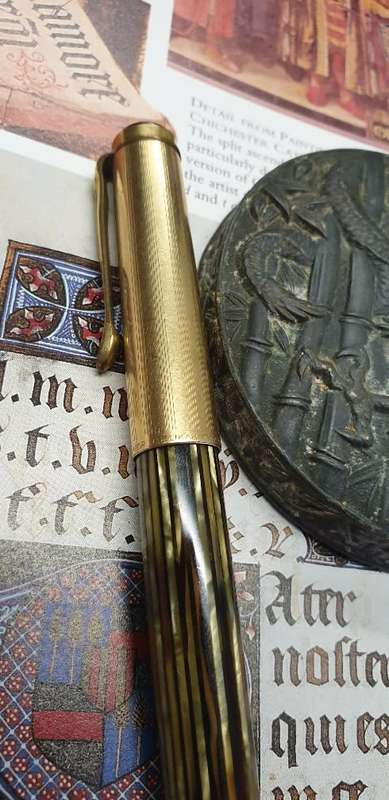 BEAUTIFUL 1955 GUNTHER WAGNER PELIKAN 500. COLORS ARE AMAZING. 14CT GOLD NIB