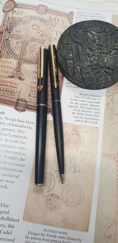 PARKER PEN ( NO REFILL ) & PENCIL