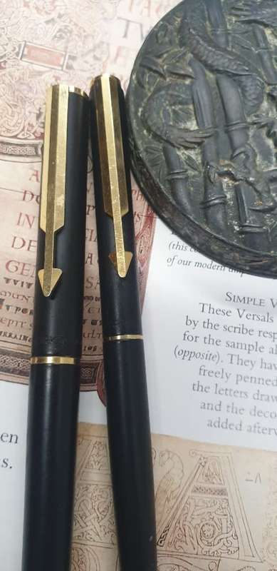 PARKER PEN ( NO REFILL ) & PENCIL