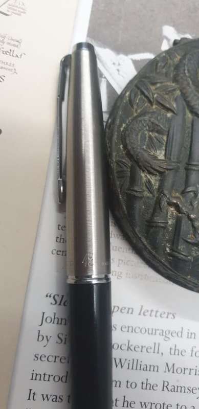 VINTAGE BLACK PARKER 45 FOUNTAIN PEN