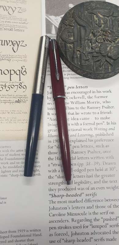 2 VINTAGE PARKER PENS. 1 FOUNTAIN , 1 PUSH PEN ( INK REFILL DRY )