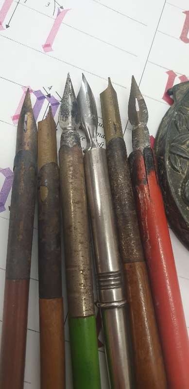 6 VINTAGE DIP PENS