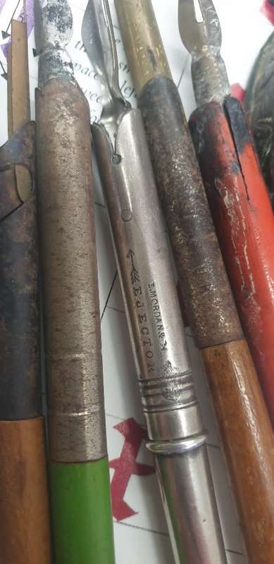 6 VINTAGE DIP PENS