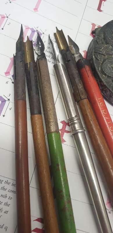 6 VINTAGE DIP PENS