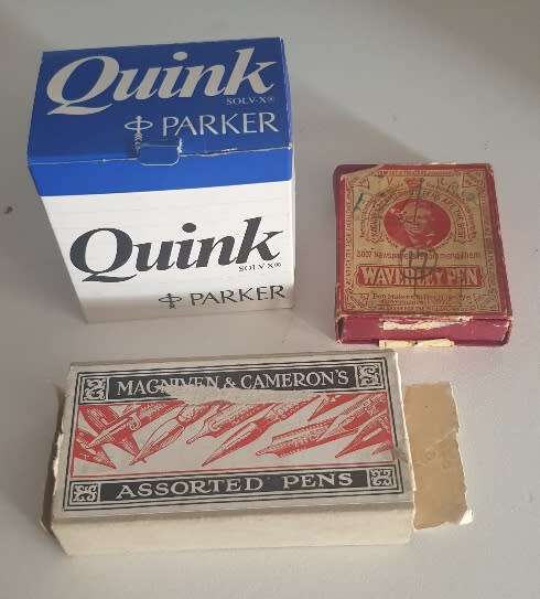 1 FULL PARKER INK & 2 BOXES FULL OF MIXED NIBS ( +- 200 )