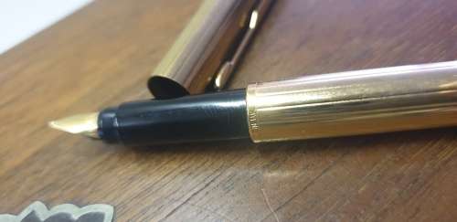 PARKER FOUNTAIN PEN ( LIKE NEW )