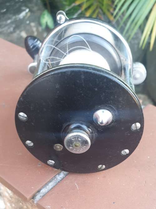 Vintage Penn No155 Fishing reel. Made in USA