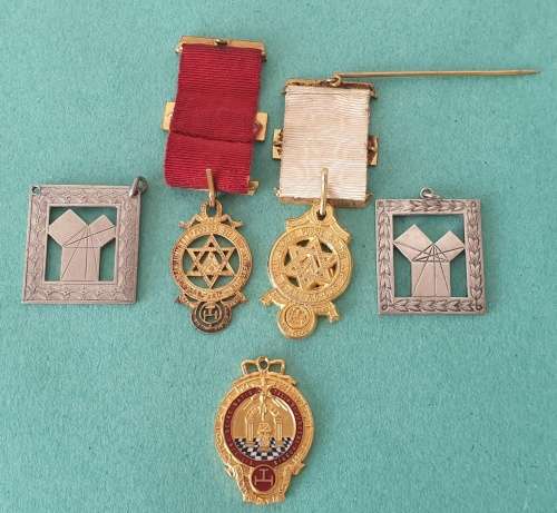 Masonic Lot