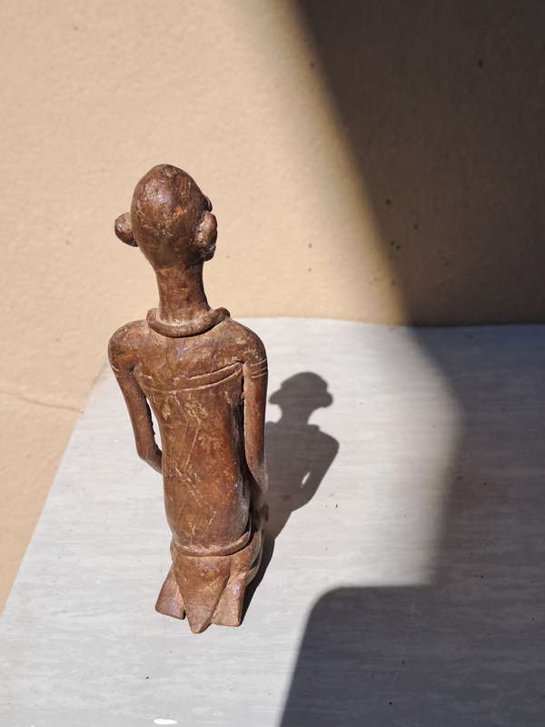 African Mali dogon figurine of a kneeling man bronze