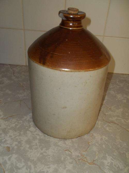 COLLECTABLE GINGER JAR \ WINE BOTTLE