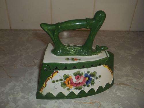OTNAMENTAL IRON  WITH LID FOR YOUR JEWELERY