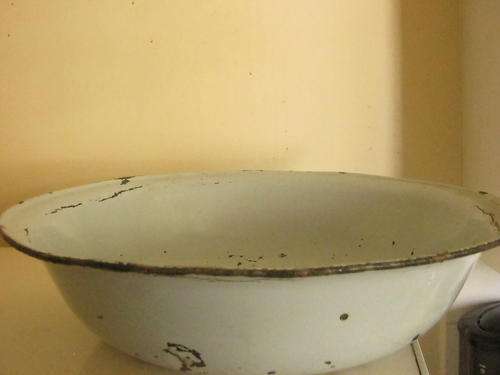 large enamel buket