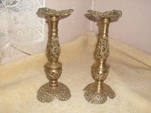 LOVELY PAIR OF BRASS CANDLE STICKS