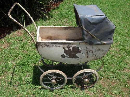CUTE COLLECTIBLE KIDDIES PRAM