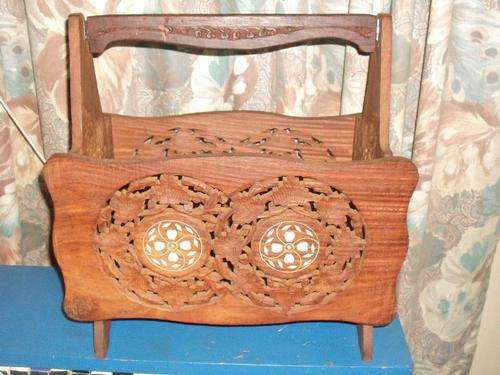 STUNNING MAGAZINE RACK