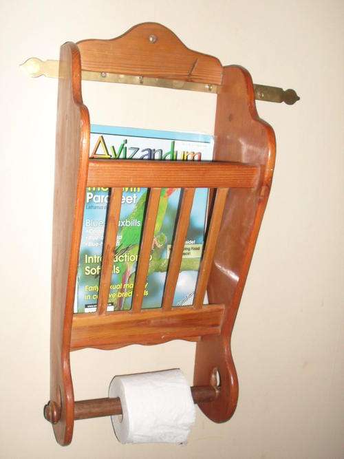 OREGAN PINE WALL MOUNTED MAGAZINE RACK