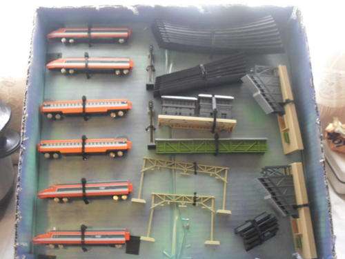 TRAIN SET UP FOR SALE, PLEASE READ 100% WORKING