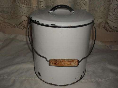 COLLECTIBLE ENAMEL BUCKET 2