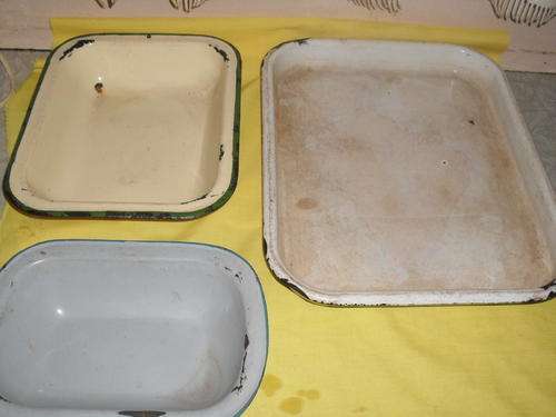 LOVELY ENAMEL OVEN PANS
