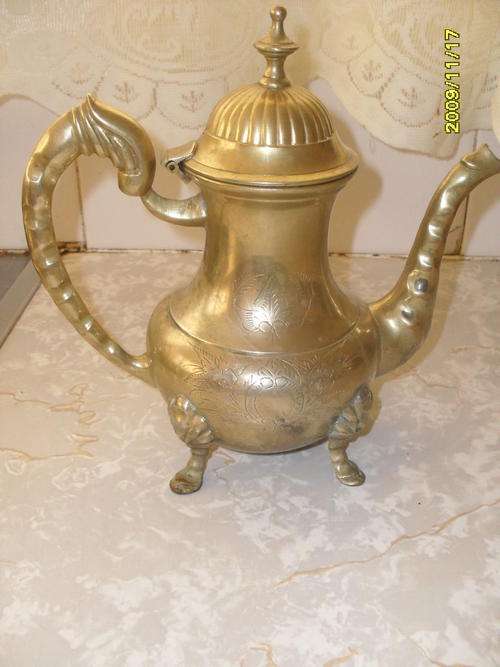 ATTRACTIVE COPPER TEAPOT