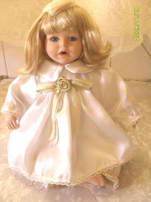 STUNNING PORCELAIN DOLL FOR YOUR COLLECTION.