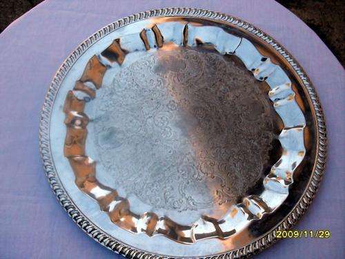 LOVELY ROUND SILVER PLATED TRAY