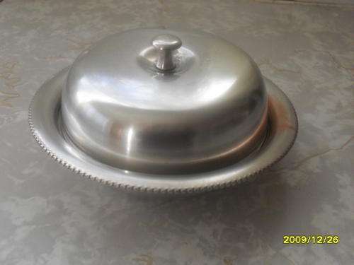 STUNNING PLATED BUTTERDISH WITH GLASS INNER