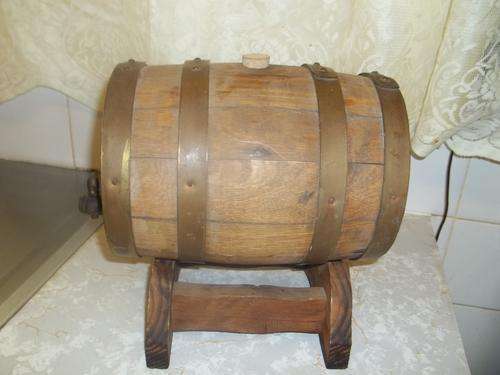 LOVELY BARREL FOR YOUR BAR