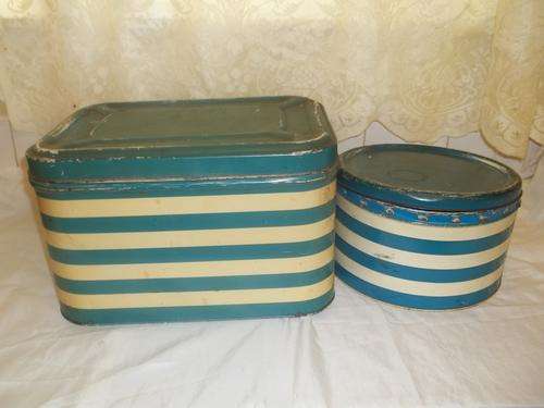 LOVELY  VINTAGE BREAD BIN AND MATCHING COOKIE TIN
