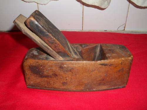 VINTAGE PLANE WITH BRASS BOTTOM
