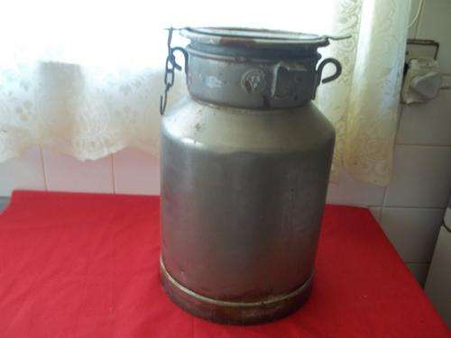 LOVELY  3 GAL MILK CAN