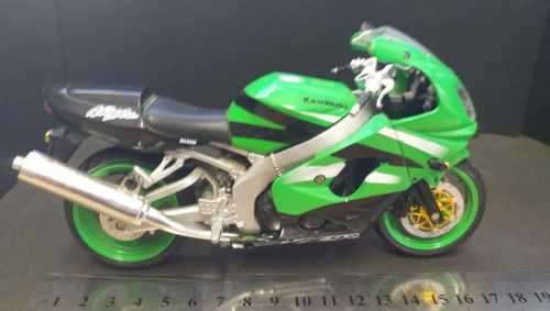 # KAWASAKI ZX 9R - DIE CAST MODEL - 1:12 #
