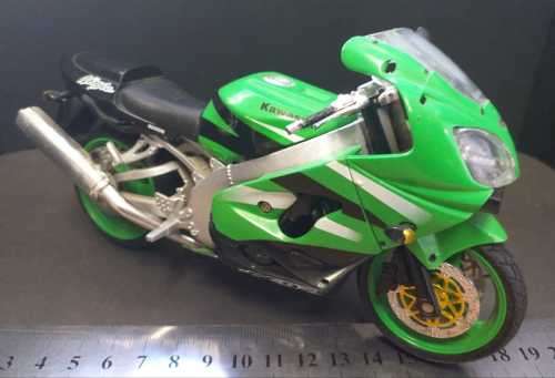 # KAWASAKI ZX 9R - DIE CAST MODEL - 1:12 #