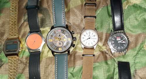 8x Watches. (1 mechanical, 1x digital 6x Quartz)