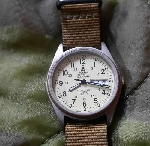 8x Watches. (1 mechanical, 1x digital 6x Quartz)