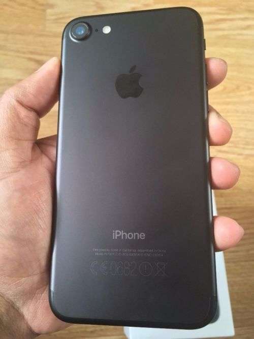 iPhone 7 Matte Black 32gb - Good Condition!! NO RESERVE!