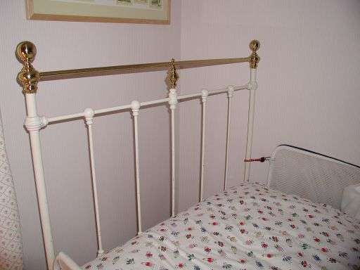 BRASS & CAST IRON SINGLE BED (COMPLETE WITH MATTRESS