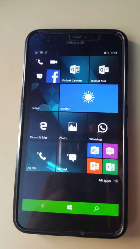 MICROSOFT LUMIA 640 XL DUAL SIM! EXCELLENT CONDITION GREAT PHONE!