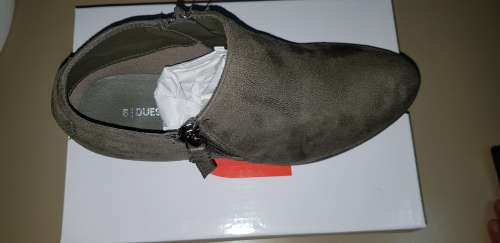 DUE SOUTH DS W AMARA ZIP DETAIL KHAKI SIZE 6 BARGAIN!