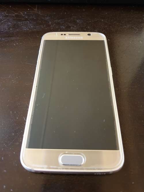 SAMSUNG S6 EXCELLENT CONDITION CHARGER AND BOX INCLUDED