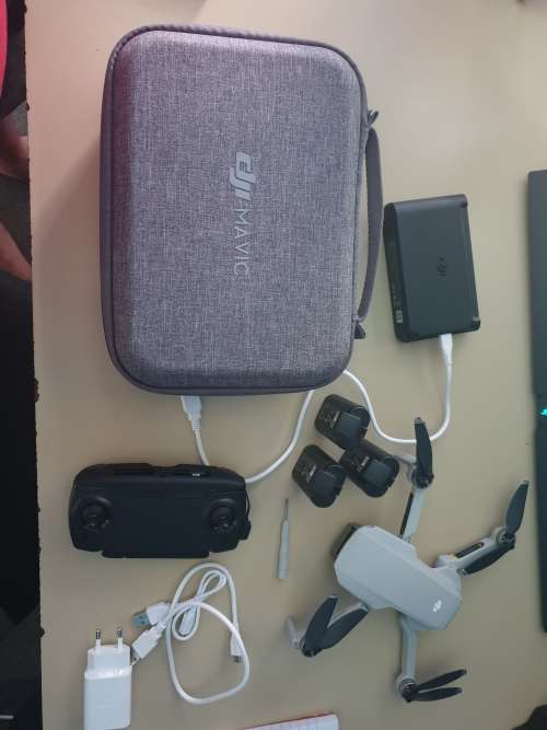 DJI MAVIC MINI FLY MORE COMBO GRAB A BARGAIN IN TIME FOR CHRISTMAS EXCELLENT TO NEW CONDITION